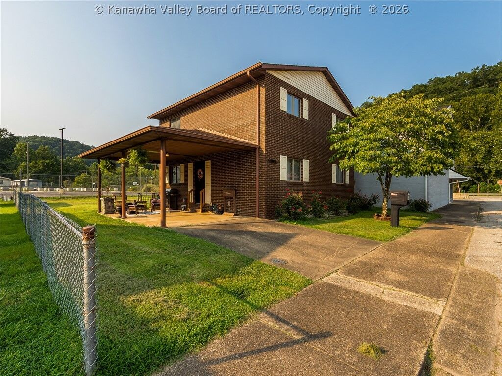 Property Photo:  4 2nd Avenue  WV 25045 