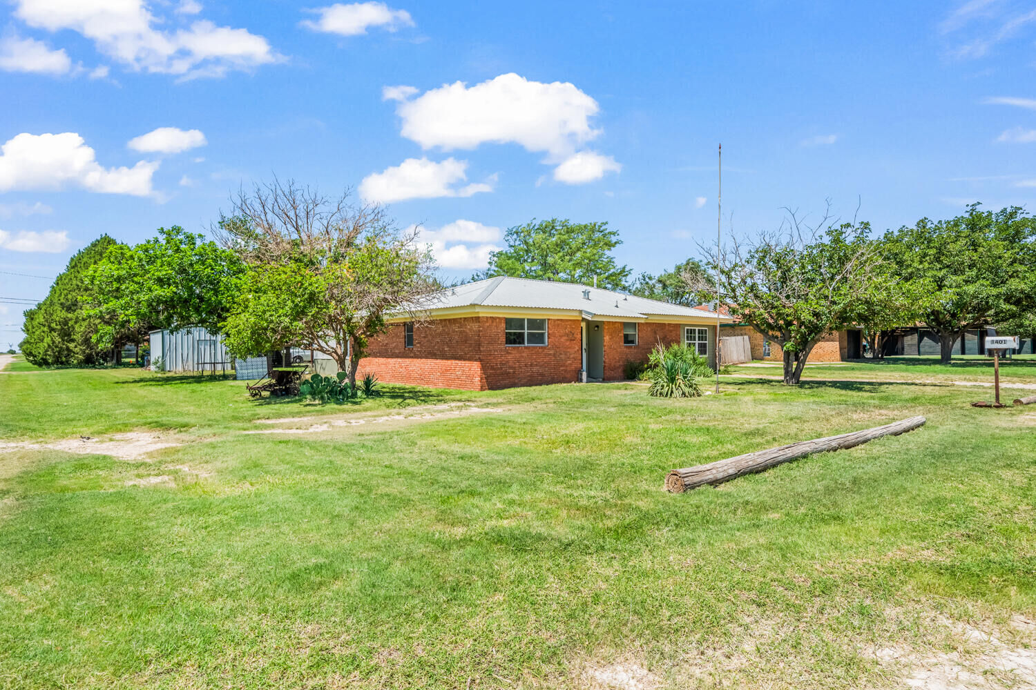 Property Photo: 1401 Culpepper Avenue TX 79381