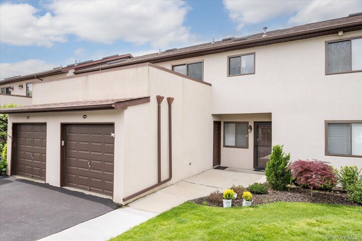 Property Photo:  1 Anchorage Way 1103  NY 11520 