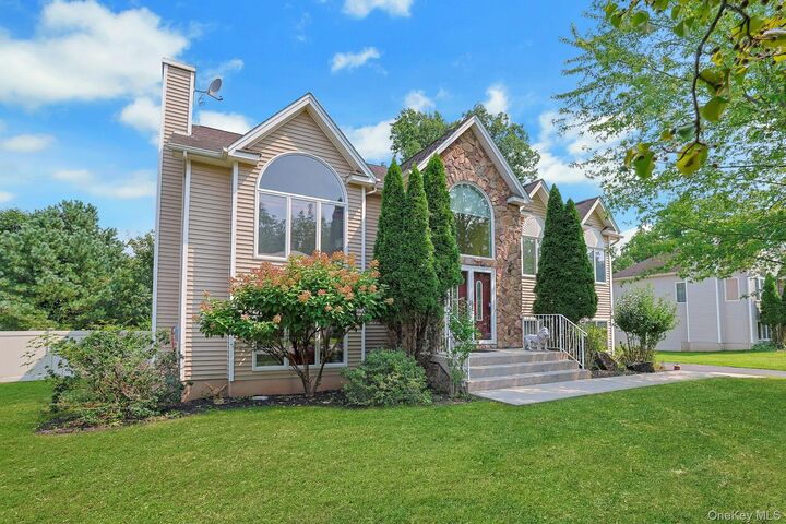 Property Photo:  14 Stern Place  NY 10920 