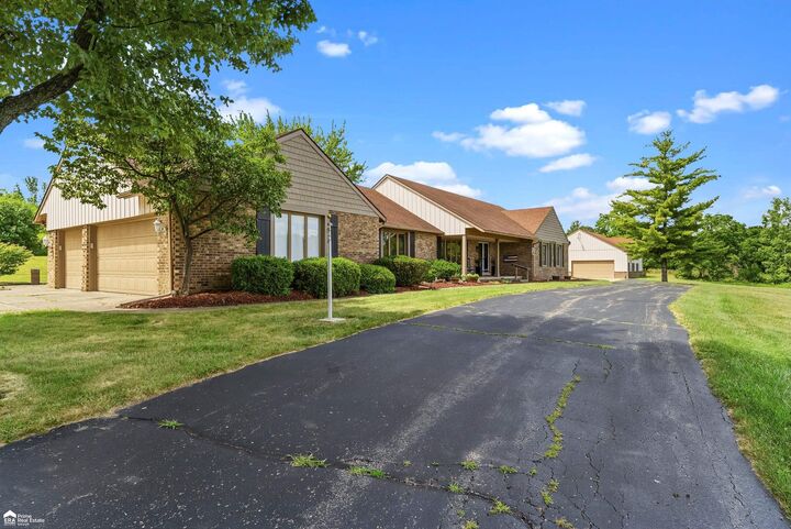 Property Photo: 5034 E Cook Road MI 48439