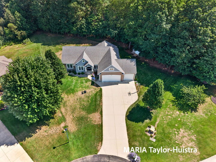Property Photo: 7827 Queenie Court MI 49401