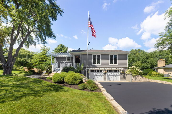 Property Photo: 38W274 Bernice Drive IL 60174