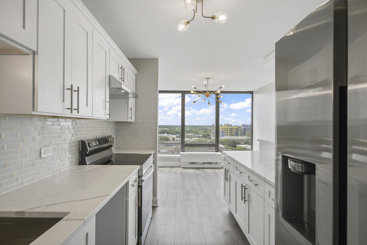 Property Photo:  5445 N Sheridan Road 1501  IL 60640 