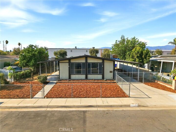 Property Photo:  2848 W Walnut Street  CA 92376 