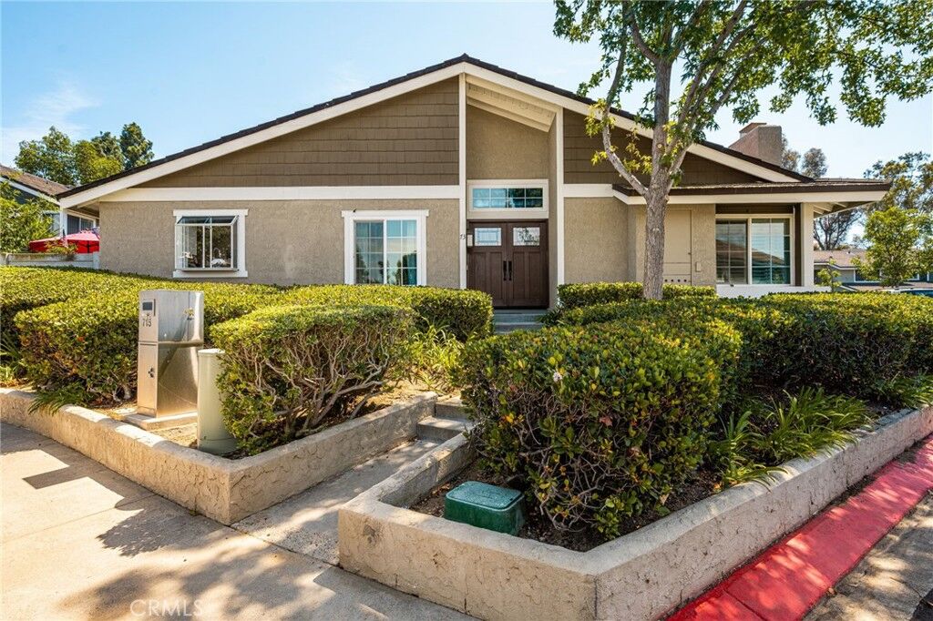 Property Photo: 73 Weepingwood 40 CA 92614