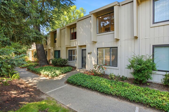 Property Photo: 29 Adelphi Court CA 95825