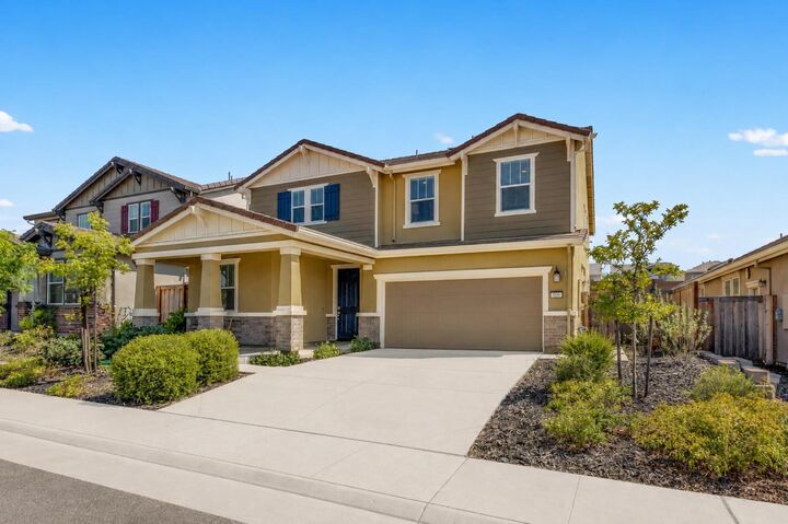 Property Photo:  909 Valencia Street  CA 95648 
