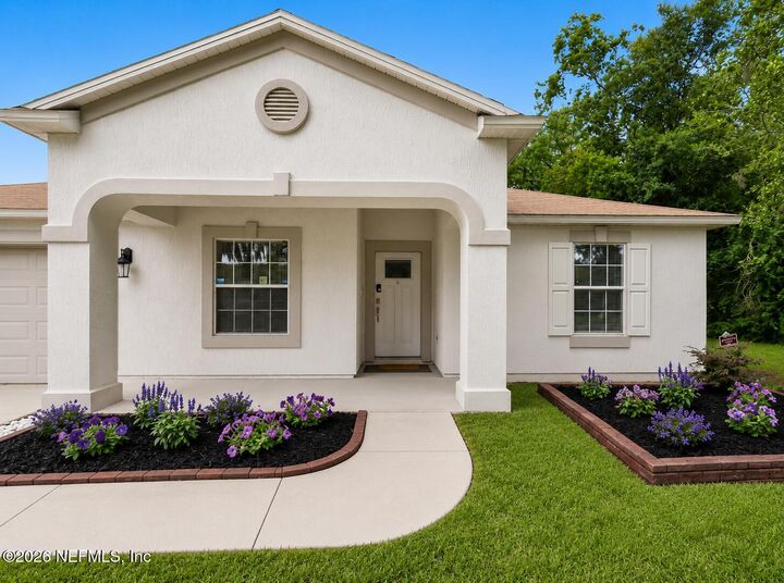 Property Photo: 10998 River Falls Drive FL 32219