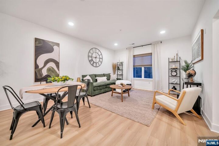 Property Photo:  20 Encampment Court 211  NJ 07045 