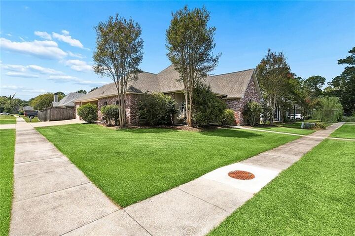 Property Photo: 12517 Brittany Court LA 70785