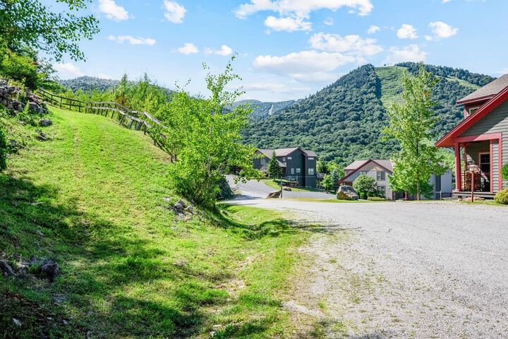 Property Photo: 27 Eagle's Ridge VT 05751