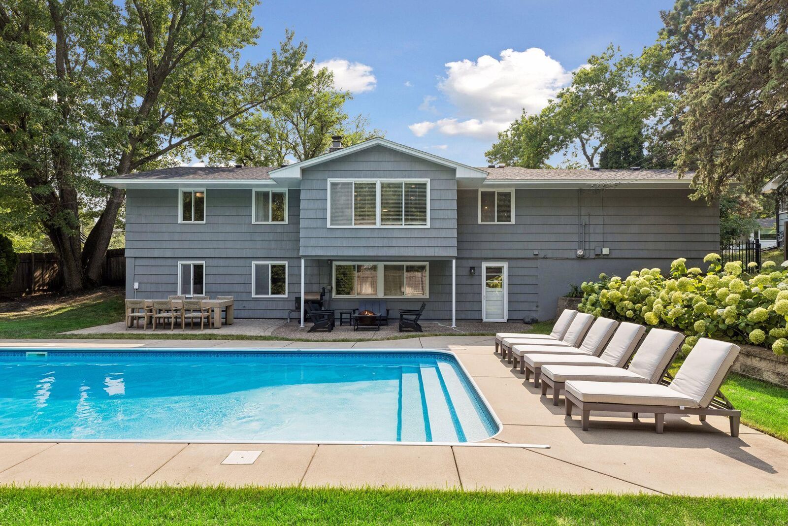 Property Photo:  1661 Virginia Avenue S  MN 55426 