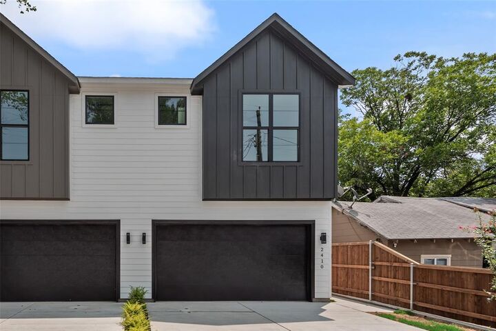 Property Photo: 2410 Boyd Street TX 75224