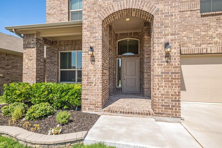 Property Photo: 15517 Canford Terrace TX 76247