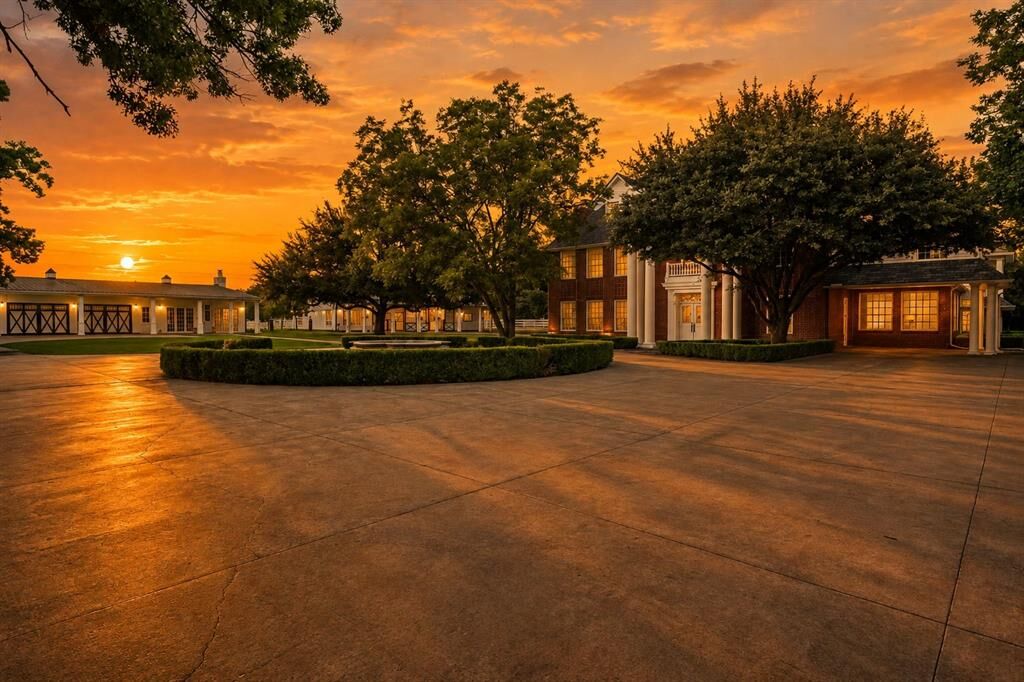 Property Photo: 4023 Anns Lane TX 75002