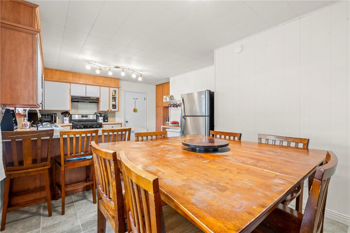 Property Photo: 324 S Eastern Avenue AR 72734