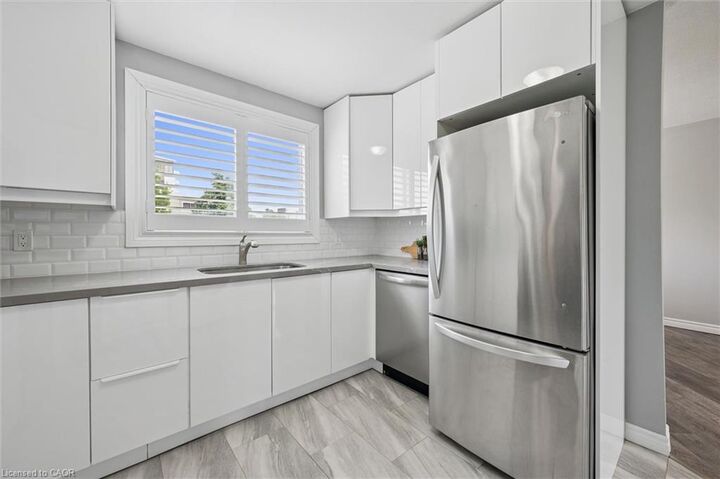 Property Photo:  60 Elmsdale Drive 25  ON N2E 2G4 