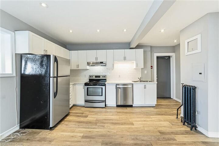 Property Photo:  468 Main Street E 5  ON L8N 1K6 