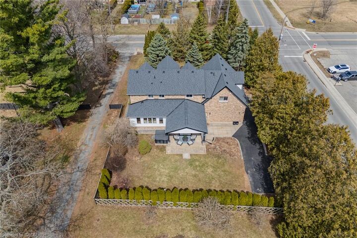 Property Photo: 208 Victoria Street ON N3Y 4K2