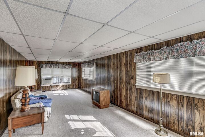 Property Photo:  200 S Maple Street  IL 62075 