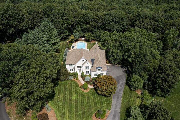 Property Photo:  5 Wellington Way  MA 01748 