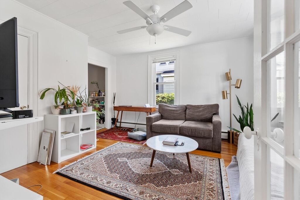 Property Photo:  17 Holworthy Pl 17  MA 02138 