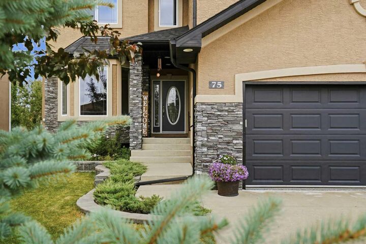 Property Photo: 75 Royal Abbey Rise NW AB T3G 4Y5