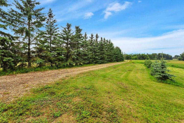 Property Photo: 41113 Range Road 263 AB T4L 0A1