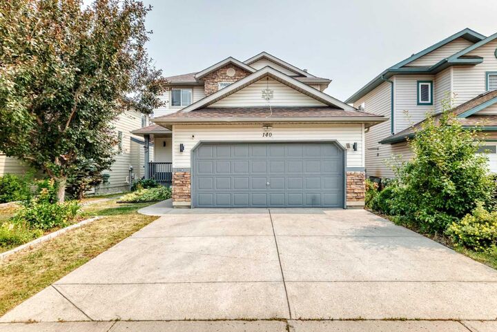 140 Fairways Drive NW — photo 1