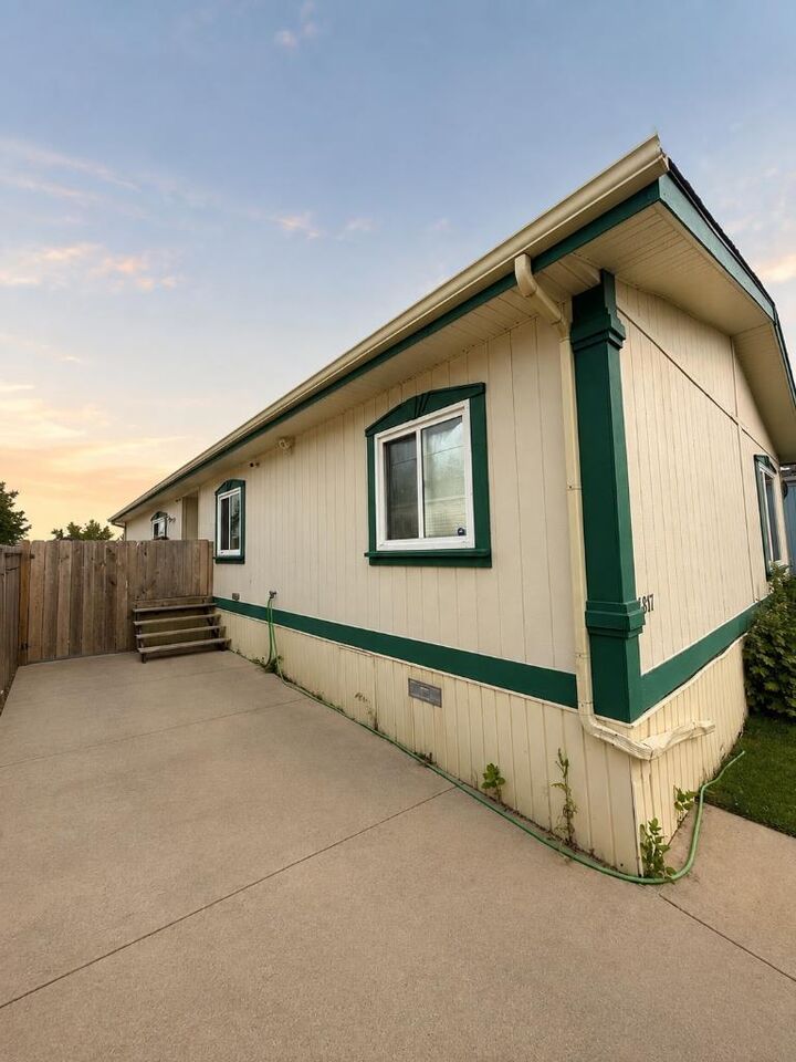 Property Photo:  4817 6 Street  AB T0L 0V0 