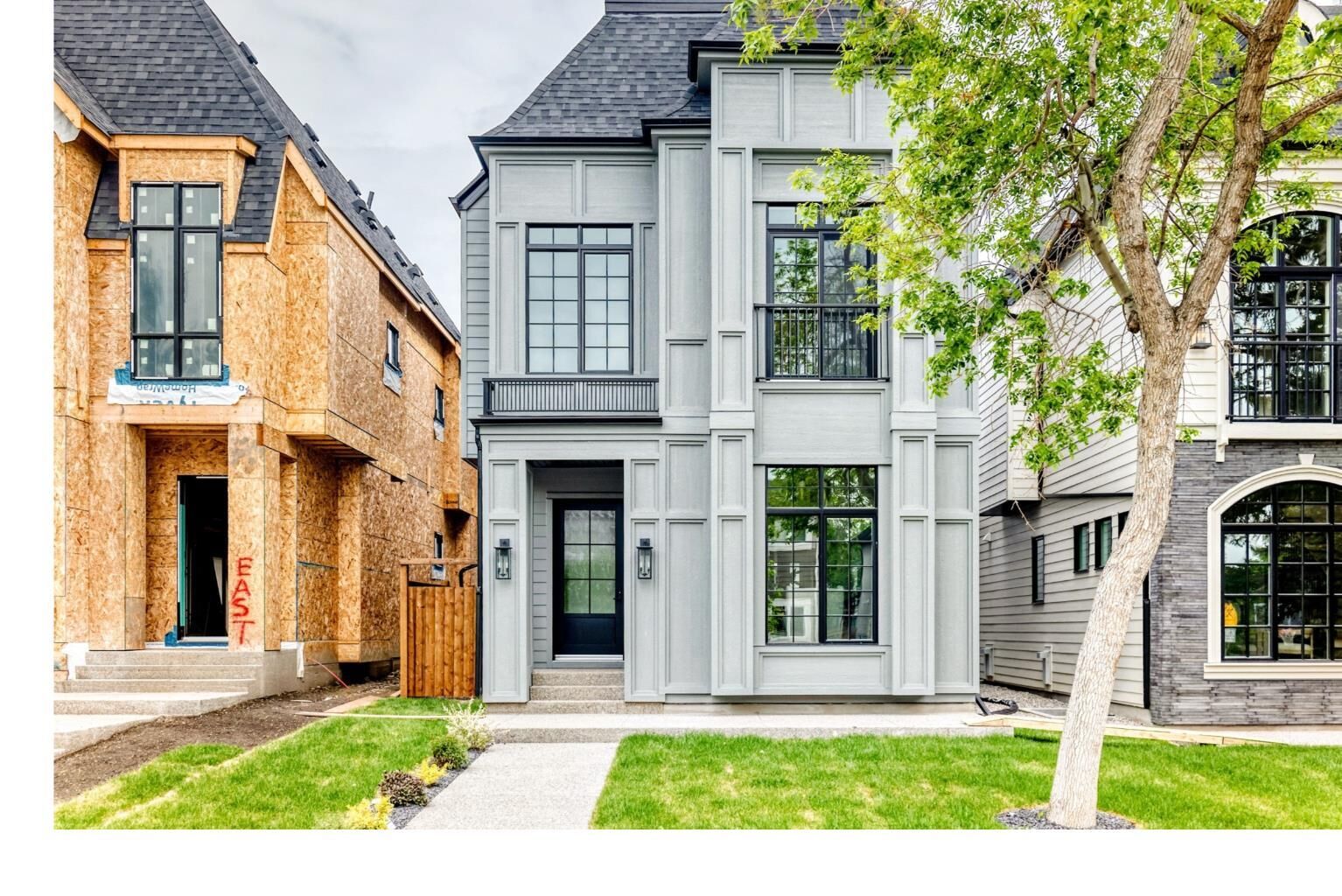 Property Photo: 1612 49 Avenue SW AB T2T 2T7