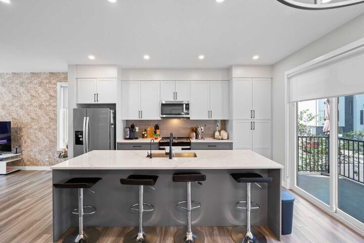 32 Evanscrest Court NW — photo 1