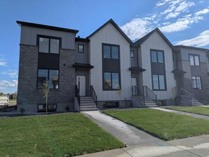 Property Photo:  2809 16 Avenue  AB T1M 0G9 