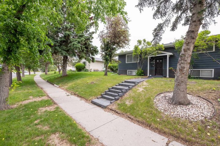 Property Photo: 6036 4 Street NE AB T2K 1K2