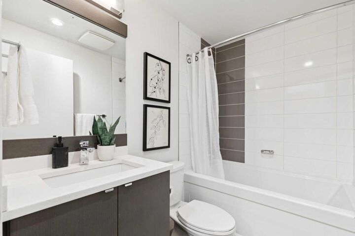 Property Photo:  323 20 Avenue SW 208  AB T2S 0E5 