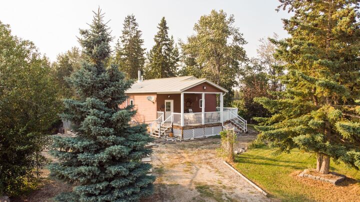Property Photo: 3411 Highway 54 AB T4G 0L2