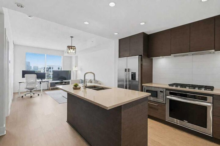 Property Photo:  38 9 Street NE 513  AB T2E 7X9 