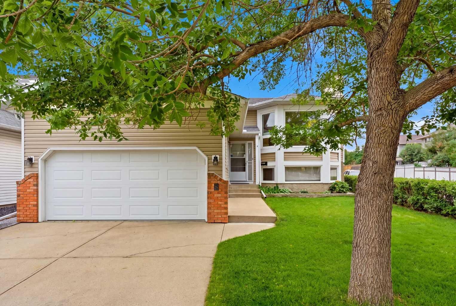 Property Photo: 5 Sandpiper Gate NW AB T3K 3T8