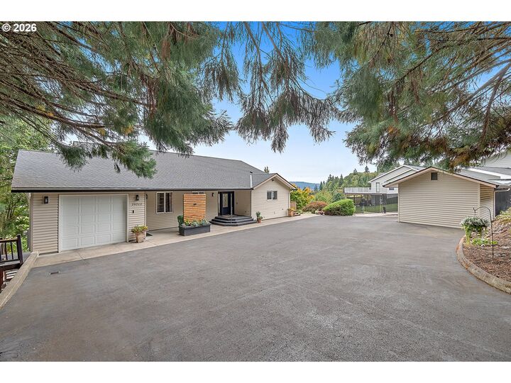 Property Photo:  29260 Harbor View Dr  OR 97048 