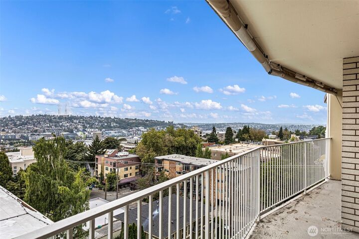 Property Photo:  525  Belmont Avenue E 6C  WA 98102 