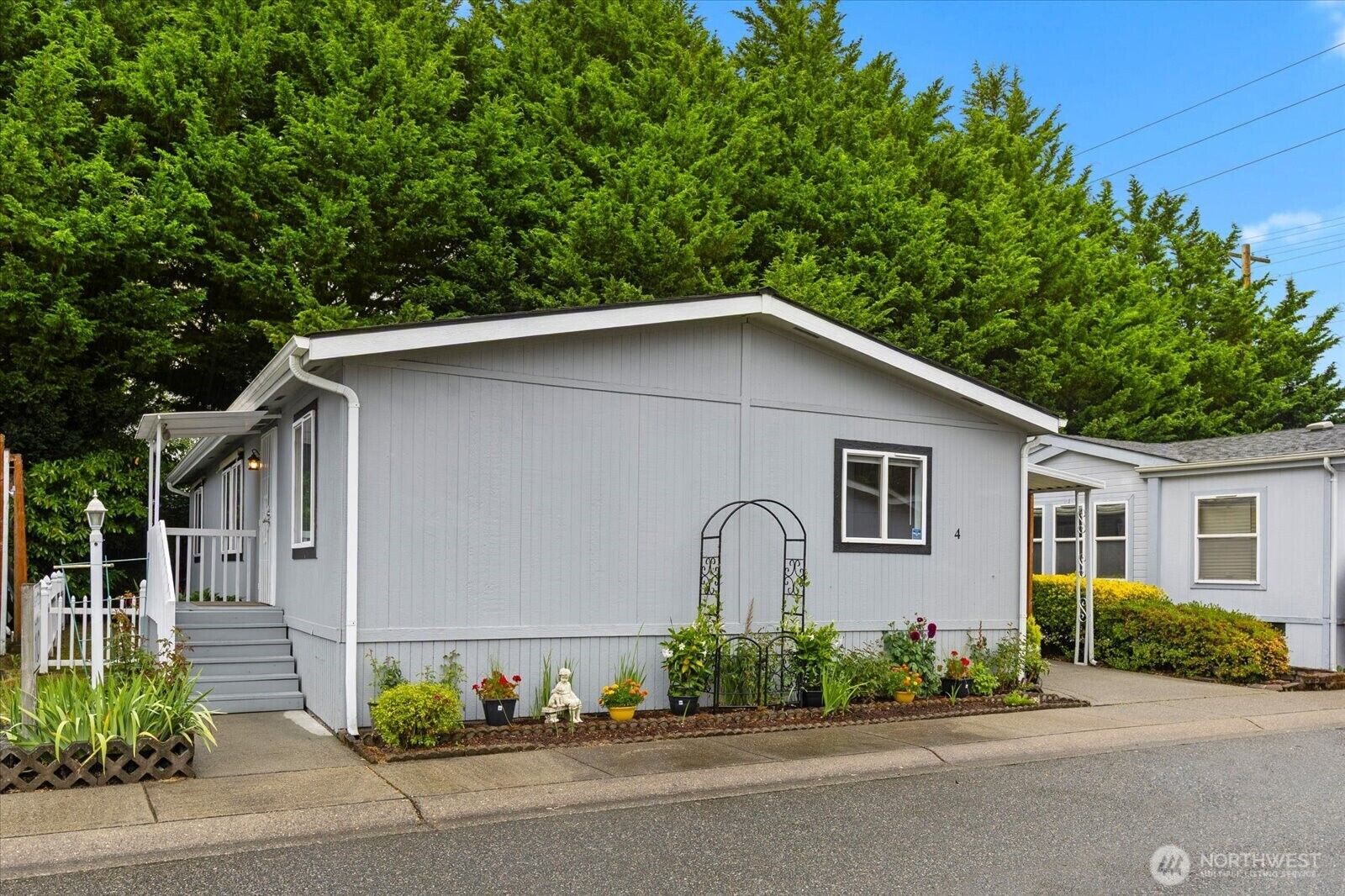 Property Photo:  11100  4th Avenue W 4  WA 98204 