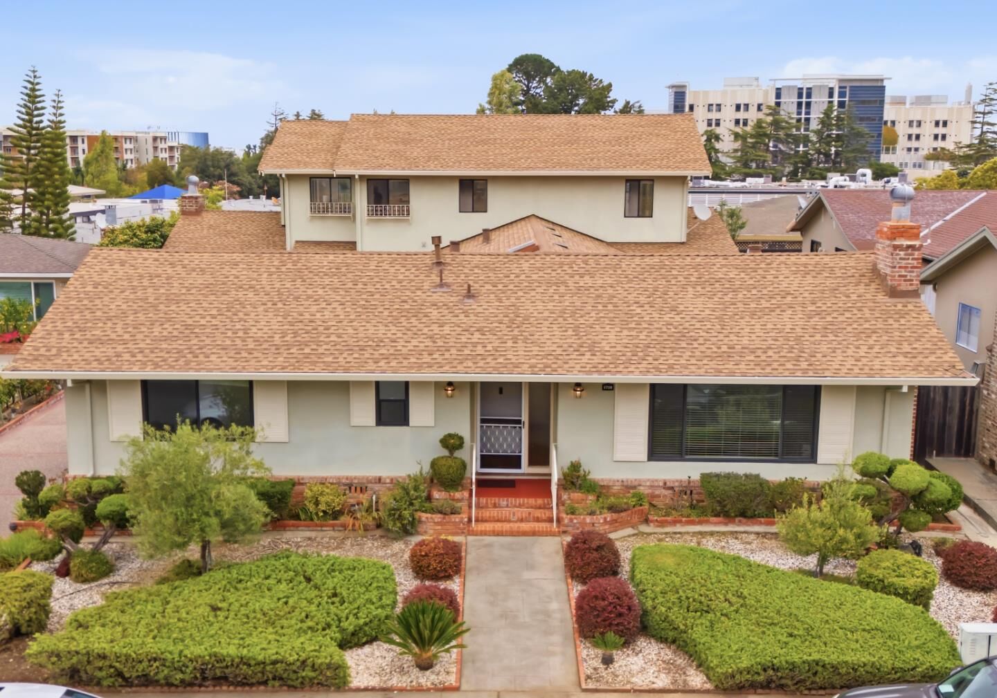 Property Photo: 1738 1740 Sequoia Avenue CA 94010