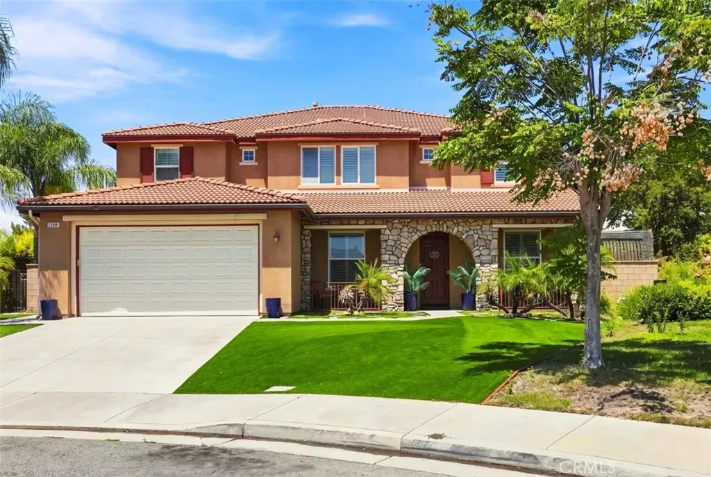 Property Photo: 25018 Cinnabar Court CA 92595