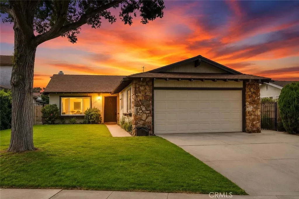 Property Photo:  2086 Arriba  CA 91754 