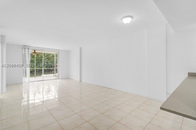 Property Photo:  3660 NE 166th St 114  FL 33160 