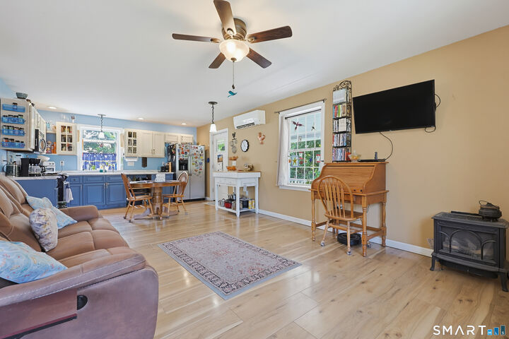 Property Photo: 685 Route 32 CT 06254