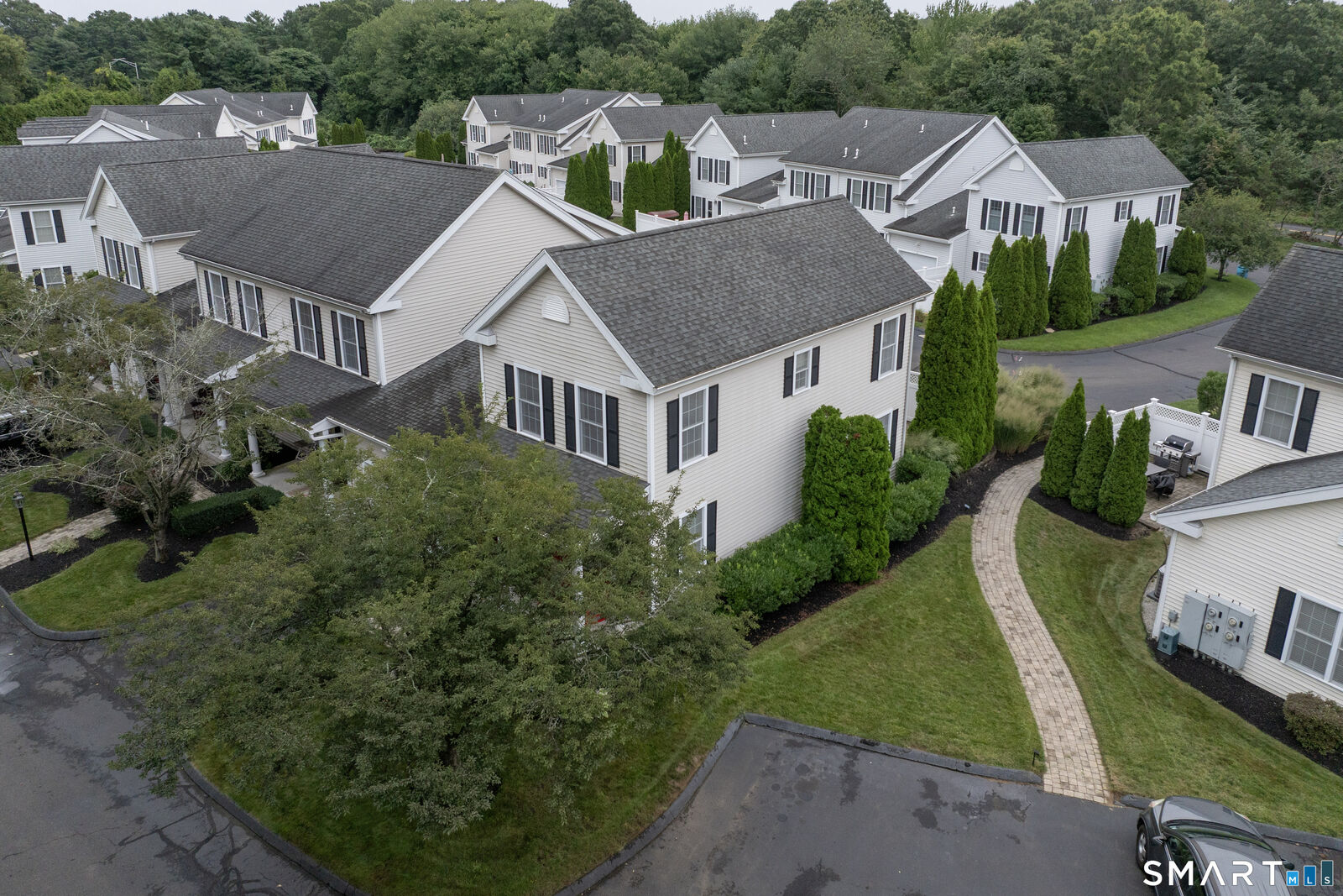 Property Photo:  5 West Sussex Place 5  CT 06443 