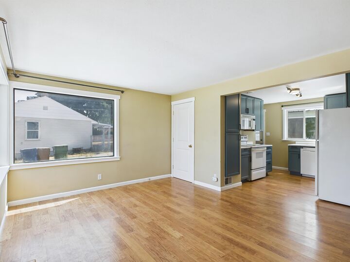Property Photo: 5911 N Braeburn Dr WA 99205