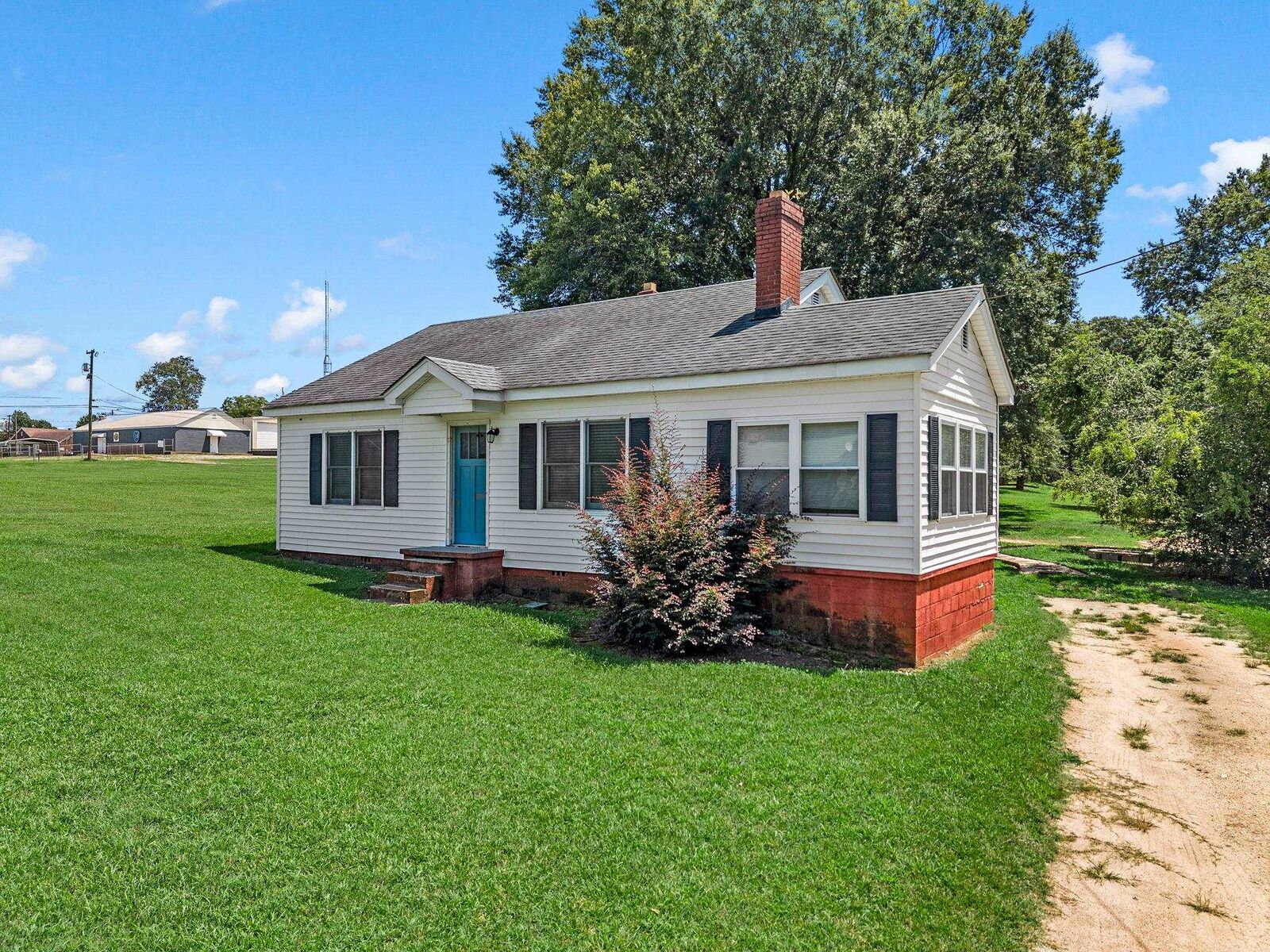 Property Photo:  215 Haile Street  SC 29353 